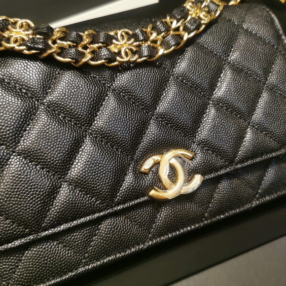 CHANEL Caviar Quilted Coco First Wallet On Chain WOC Black - Picture 9 of 10